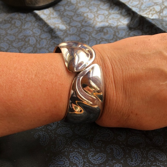 Silver tone clamper bracelet, vintage - Picture 2 of 6